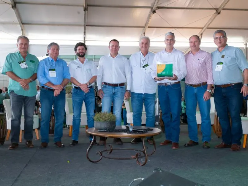 Canacampo celebra 25 anos com homenagem a ex-presidentes