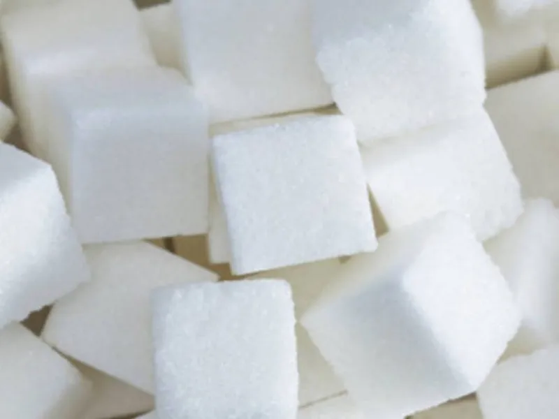 Açúcar recua com superávit global e desvalorização do etanol