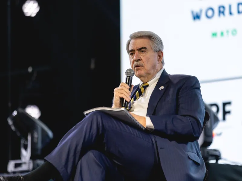 Executivo dos EUA vê “comércio injusto” com o Brasil no setor de etanol