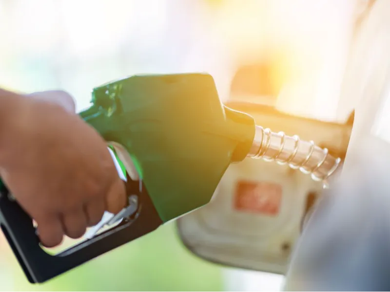 Oferta de etanol cresce mais rápido que consumo e acende alerta no setor