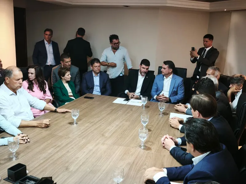EM AJUSTES, AÇÚCAR OPERA COM ALTA FORTE NAS BOLSAS DE NY E LONDRES NESTA 2ª FEIRA